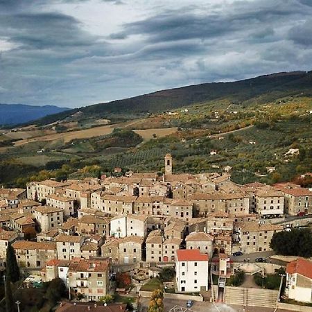 Casa Vacanze L'Orizzonte 몬테키오 외부 사진