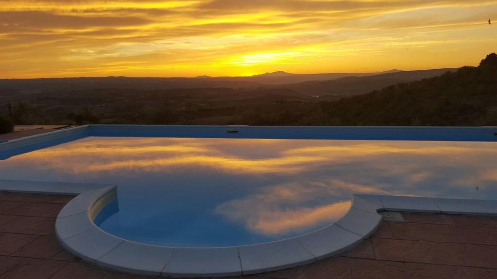 Casa Vacanze L'Orizzonte 몬테키오 외부 사진