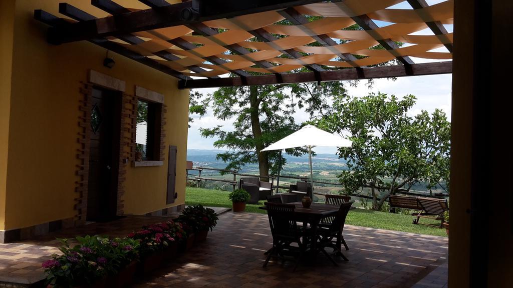 Casa Vacanze L'Orizzonte 몬테키오 외부 사진